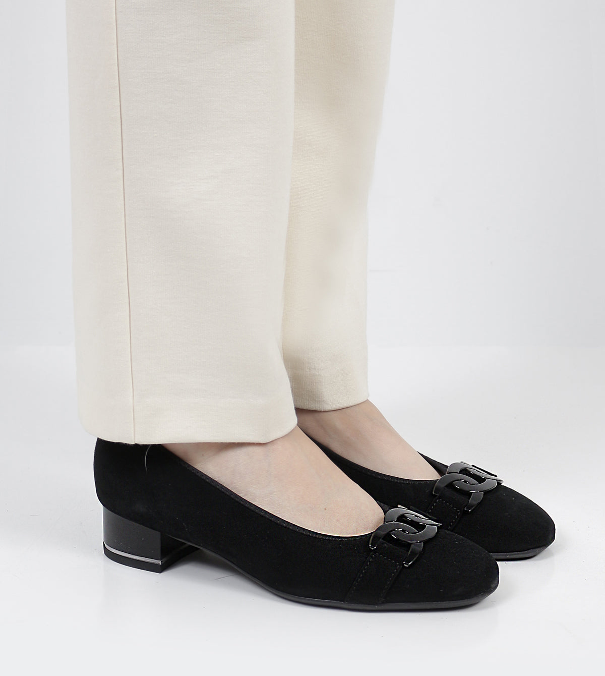 Albina Courtshoes by Ara