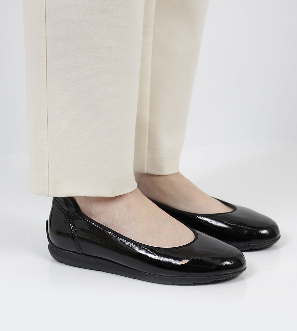Ghulian Courtshoes by Ara