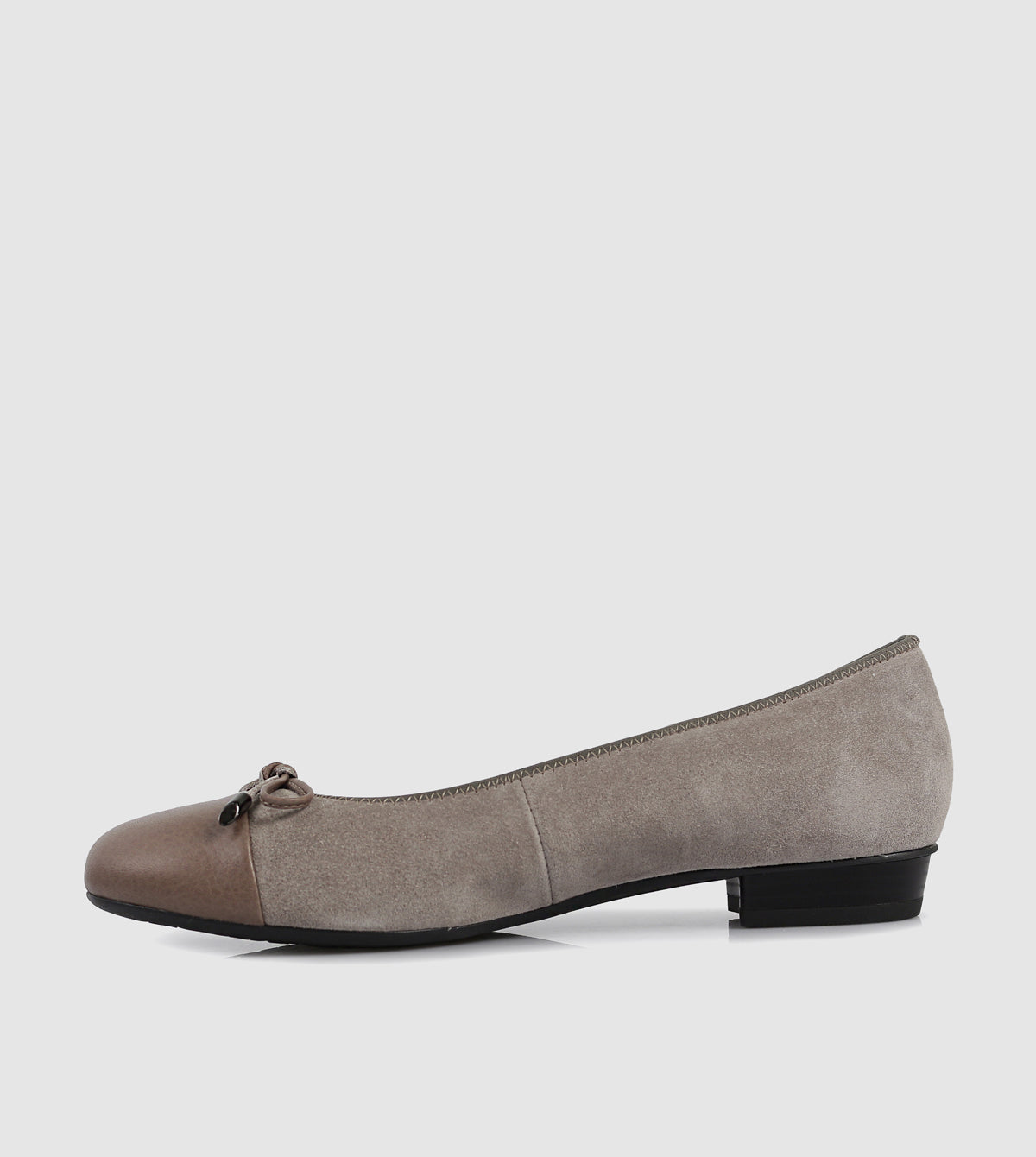 Hawa Courtshoes by Ara