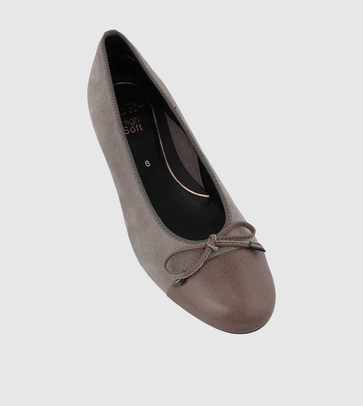 Hawa Courtshoes by Ara