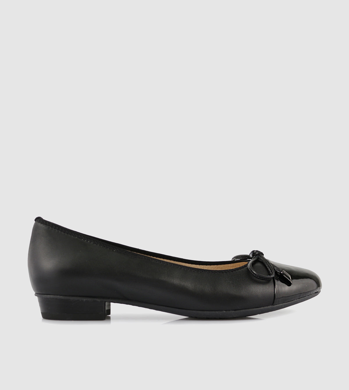Dores Courtshoes by Ara
