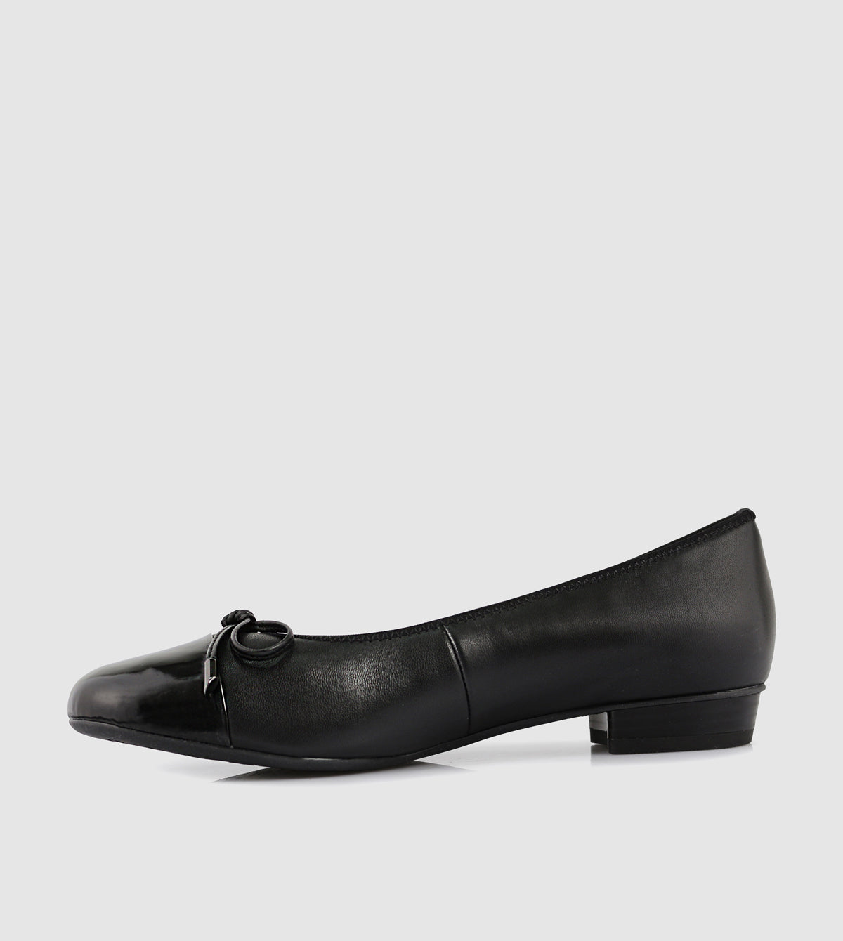 Dores Courtshoes by Ara