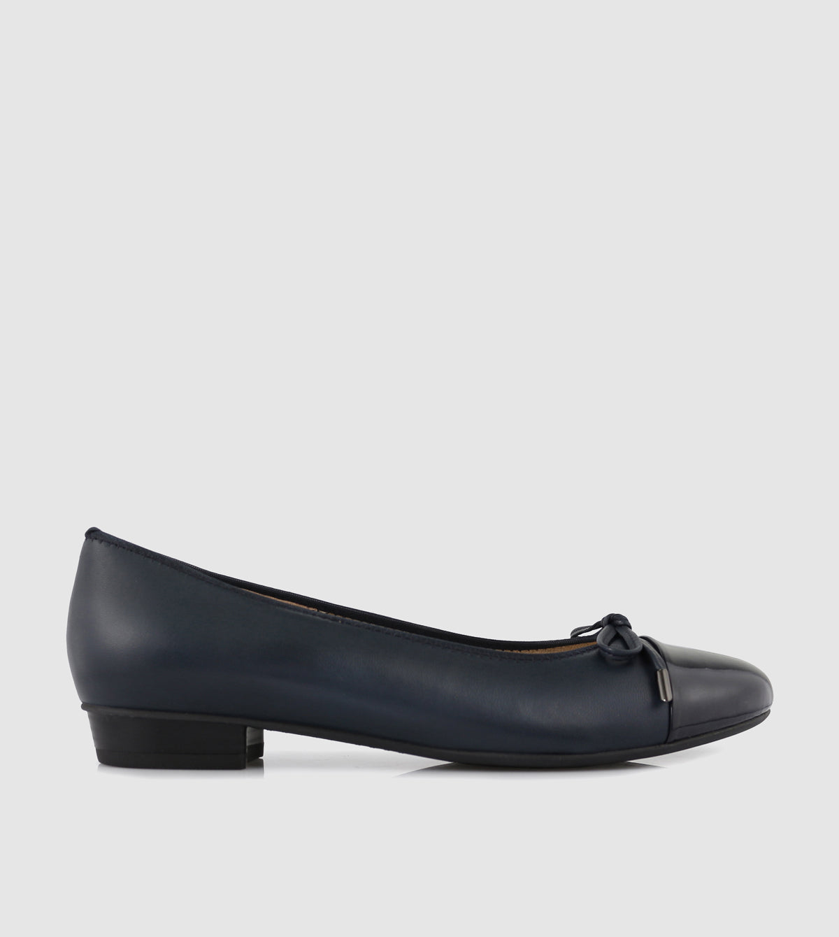 Dores Courtshoes by Ara