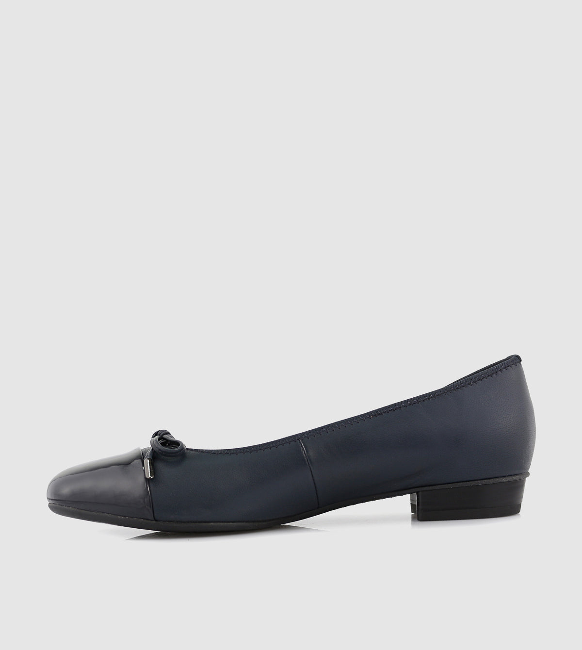 Dores Courtshoes by Ara