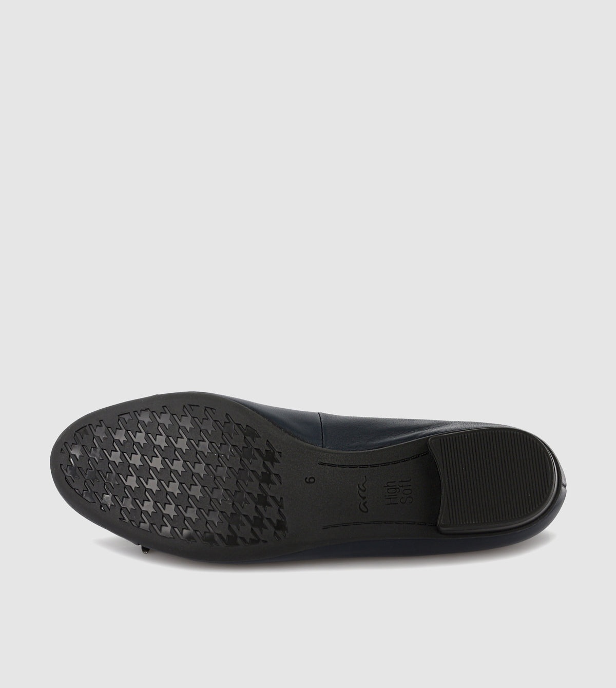 Dores Courtshoes by Ara