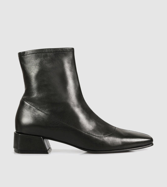 Tanana Ankle Boots by Sempre Di