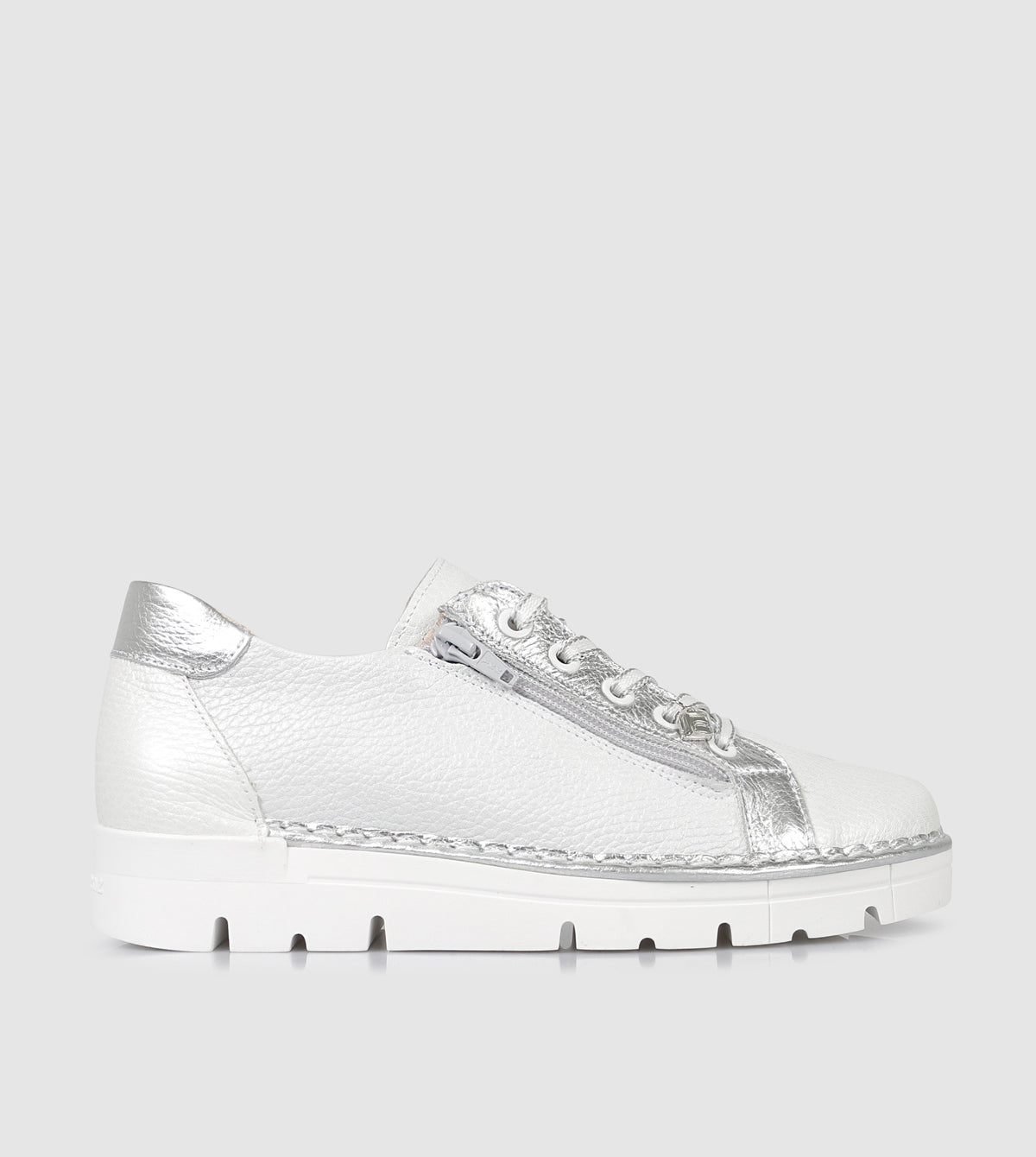 Dersey Low Top Sneakers by Neo