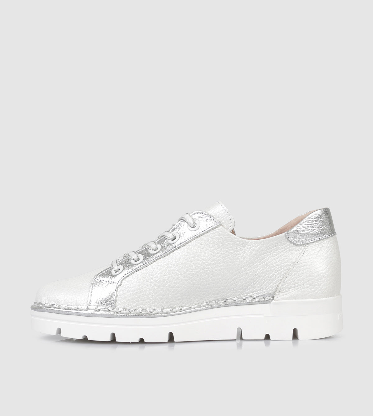 Dersey Low Top Sneakers by Neo