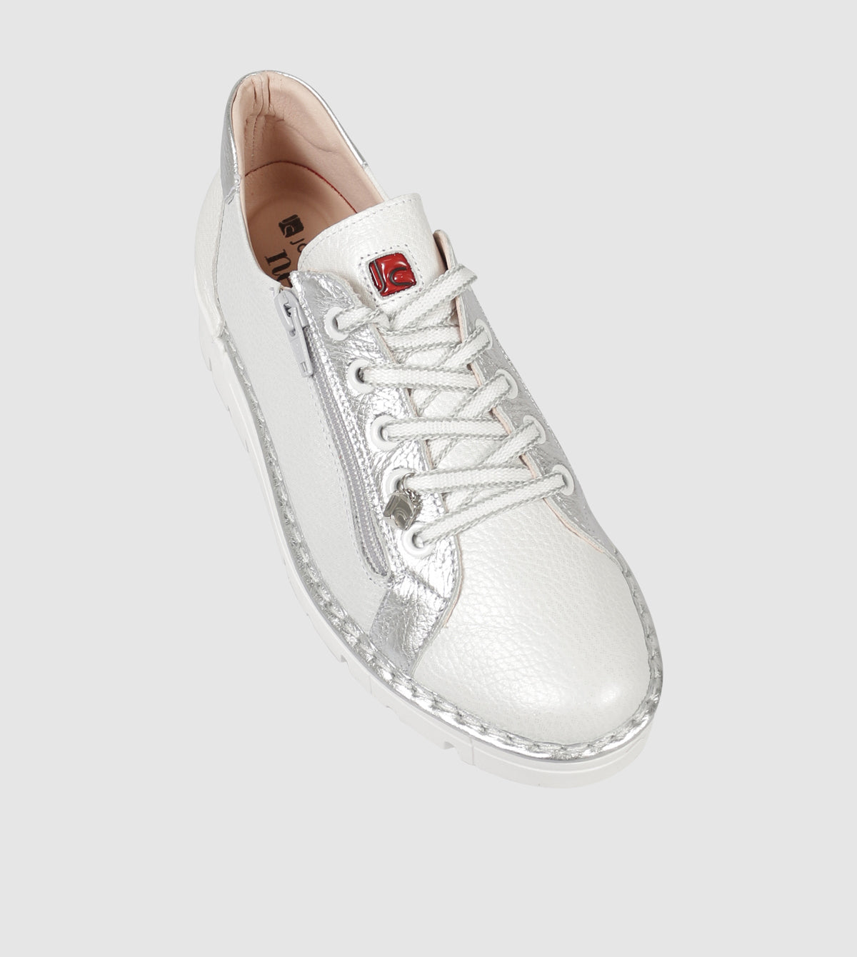 Dersey Low Top Sneakers by Neo
