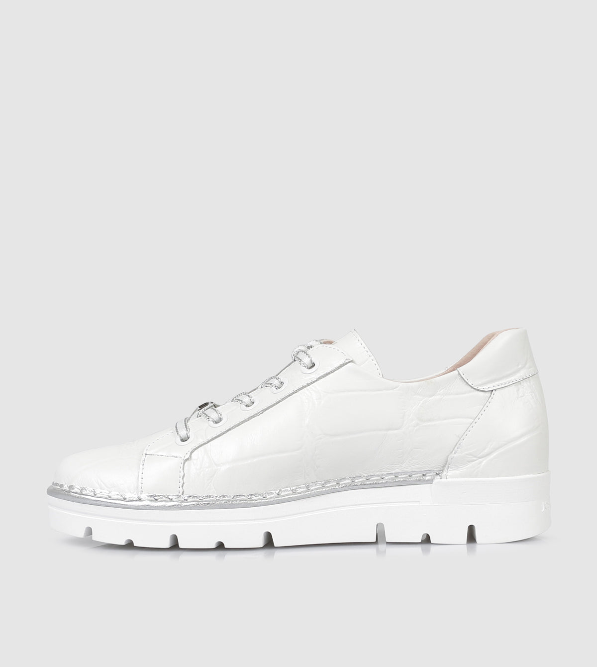 Dersey Low Top Sneakers by Neo