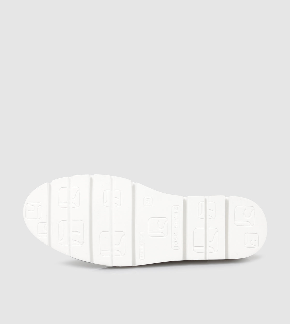 Dersey Low Top Sneakers by Neo