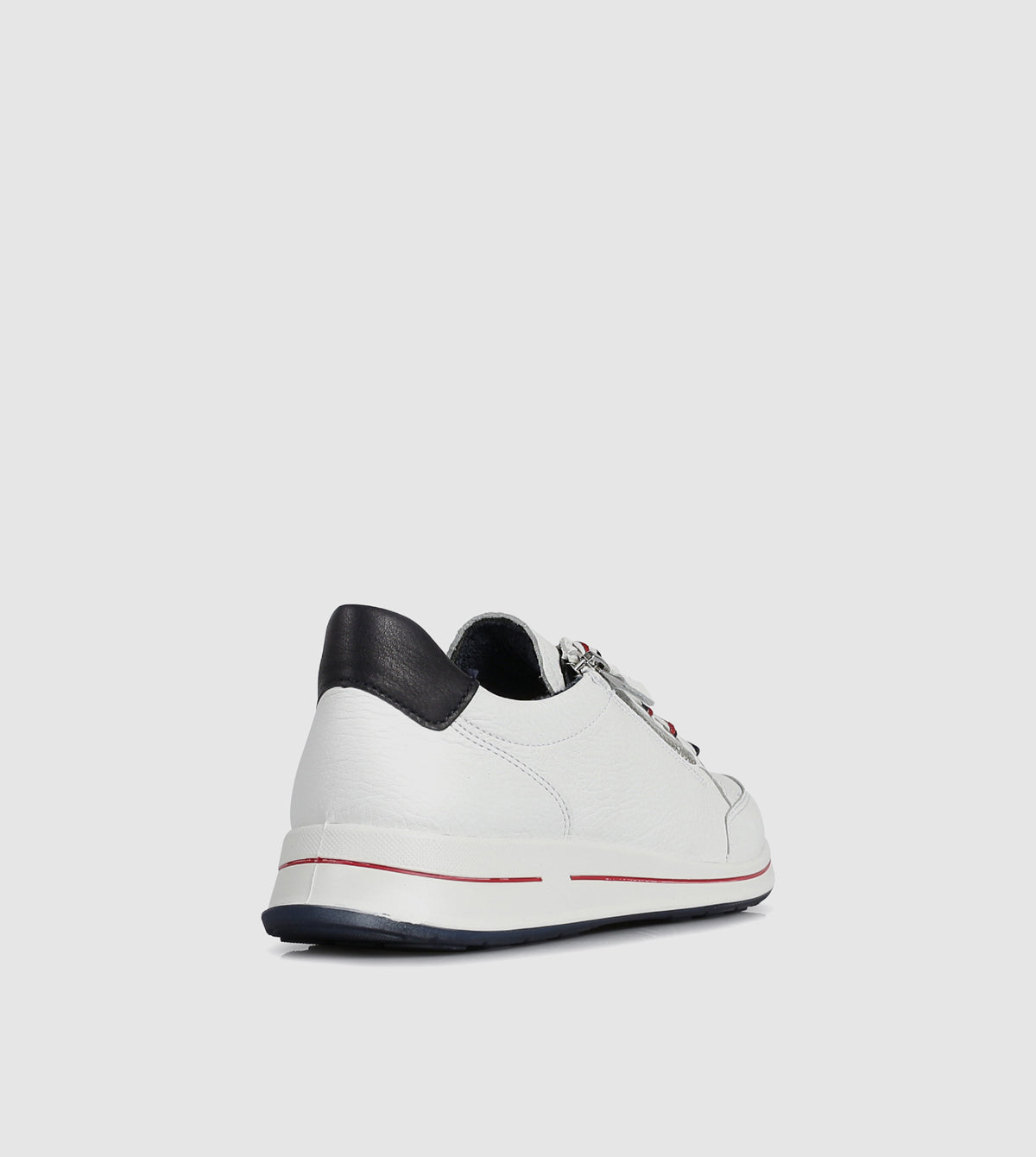 Enye-08 Low Top sneakers by Ara