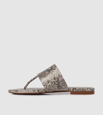 Shabana Flat Sandals by Sempre Di By Guilhermina