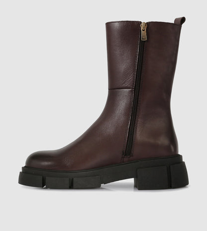 Laila Chelsea Boots by Sempre Di
