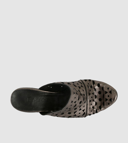 Maelis Mules by Beau Coops