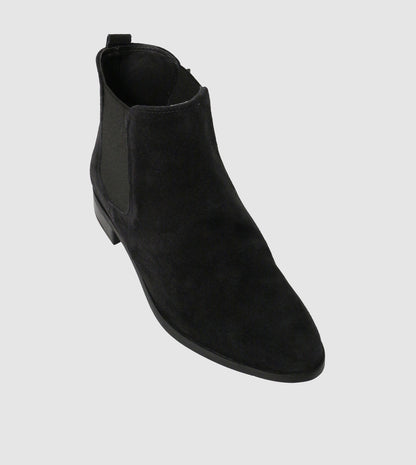 Helsa Chelsea Boots by Wirth