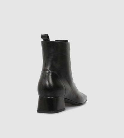 Jazlyn Ankle Boots by Sempre Di