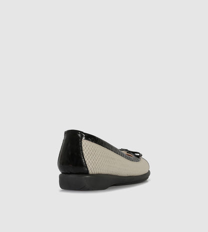 Maeve Ballerinas by Relax