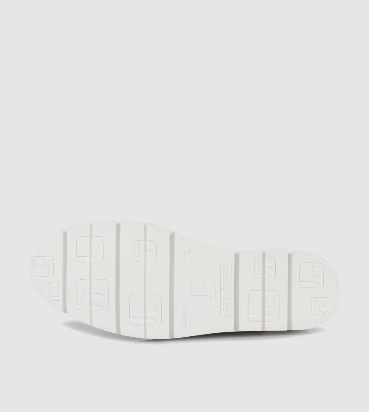 Dersey Low Top Sneakers by Neo