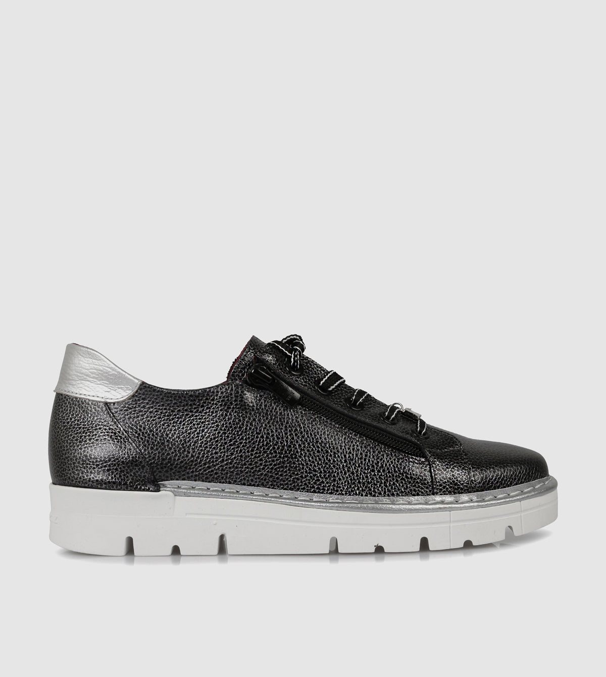 Dersey Low Top Sneakers by Neo