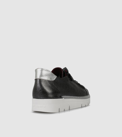 Dersey Low Top Sneakers by Neo