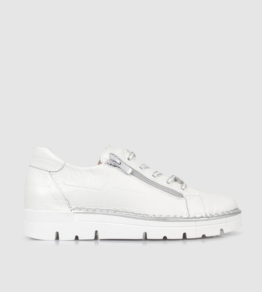Dersey Low Top Sneakers by Neo