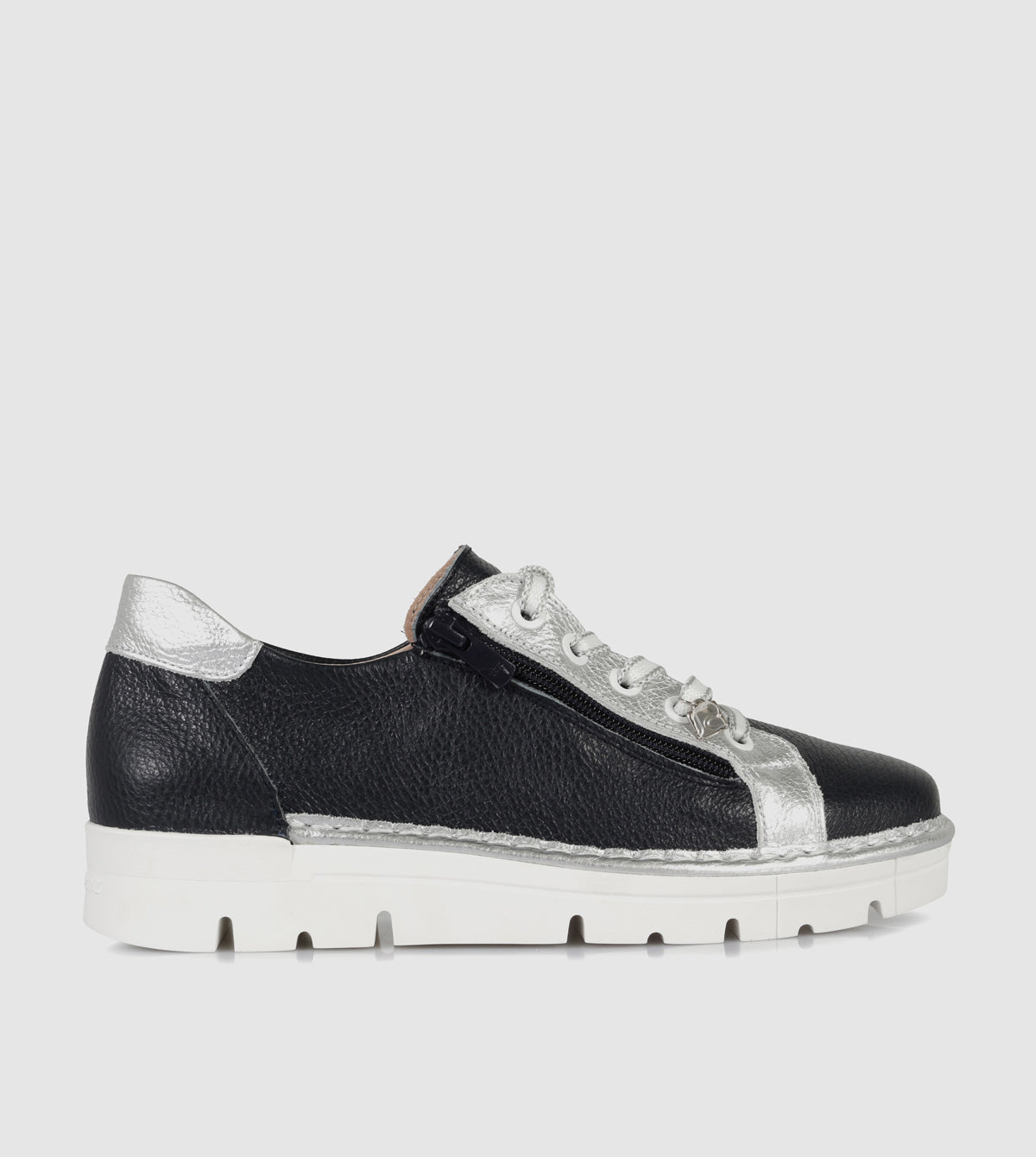 Dersey Low Top Sneakers by Neo