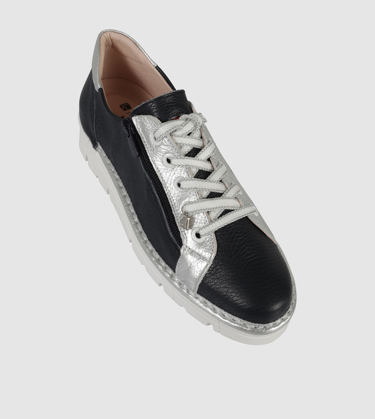 Dersey Low Top Sneakers by Neo