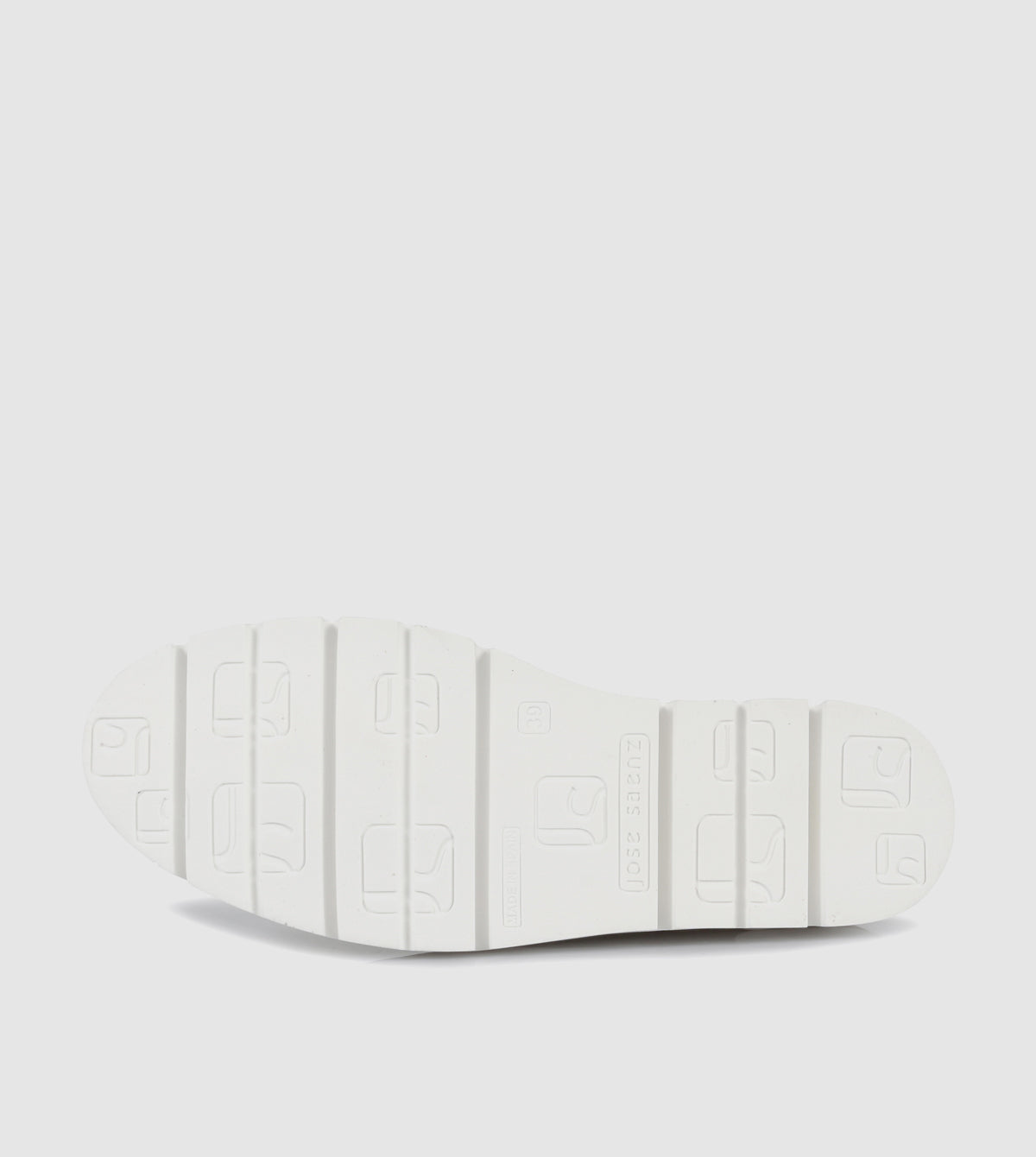 Dersey Low Top Sneakers by Neo