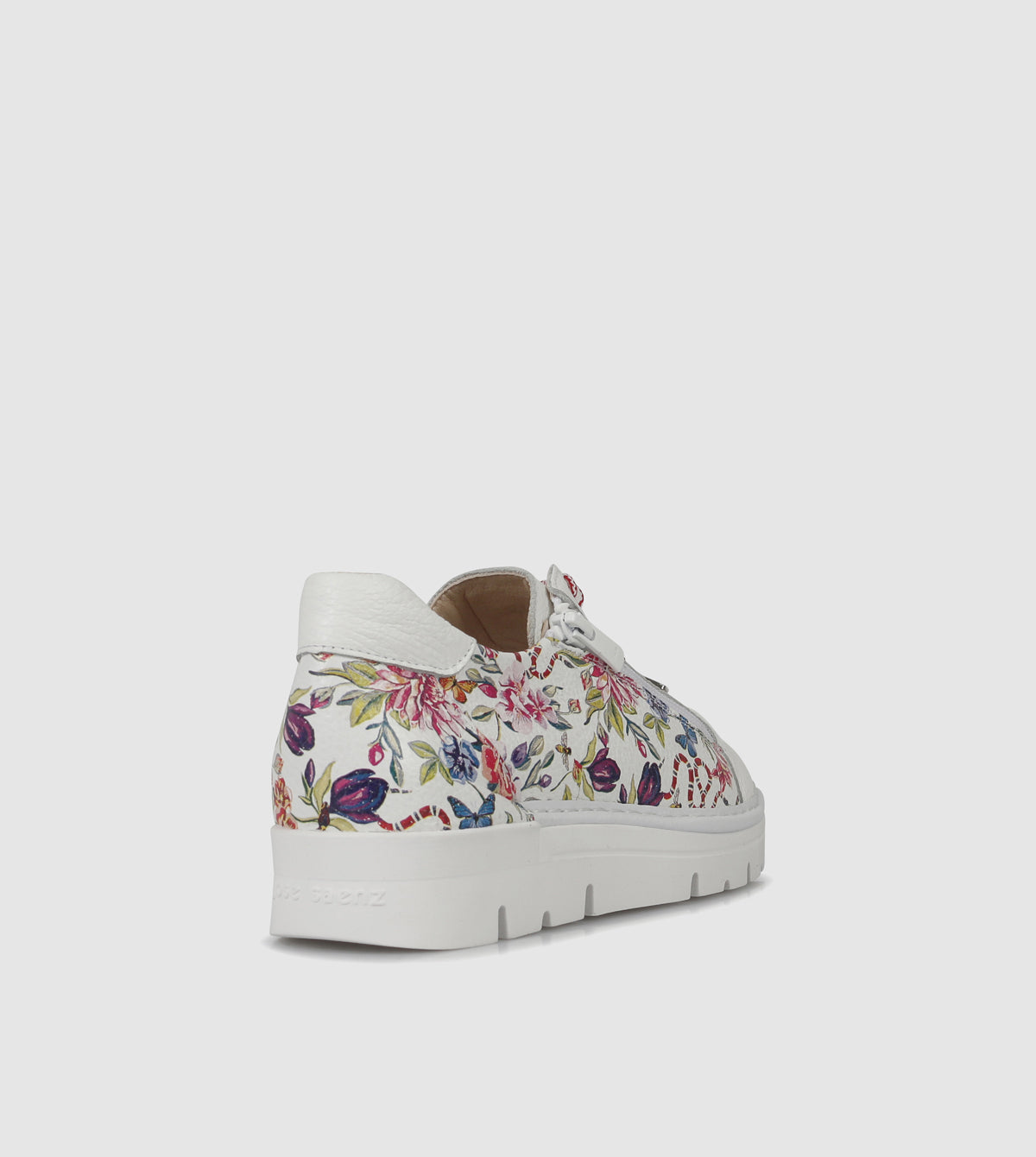 Dersey Low Top Sneakers by Neo