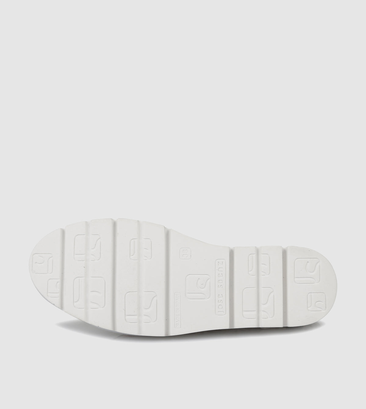 Dersey Low Top Sneakers by Neo