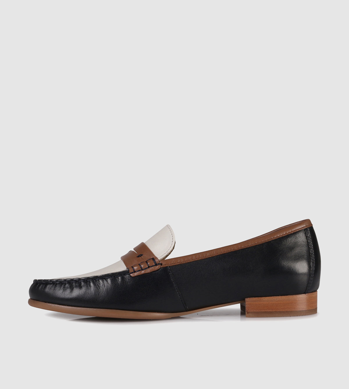 Rosikena 700 Mocassins by Sioux